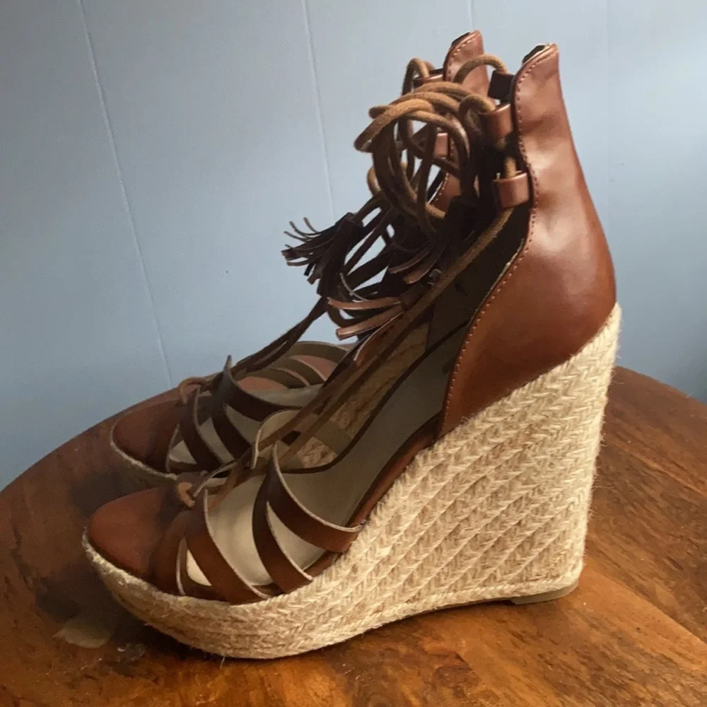 Guess Tan Leather Espadrilles 9.5 - Picture 3 of 7